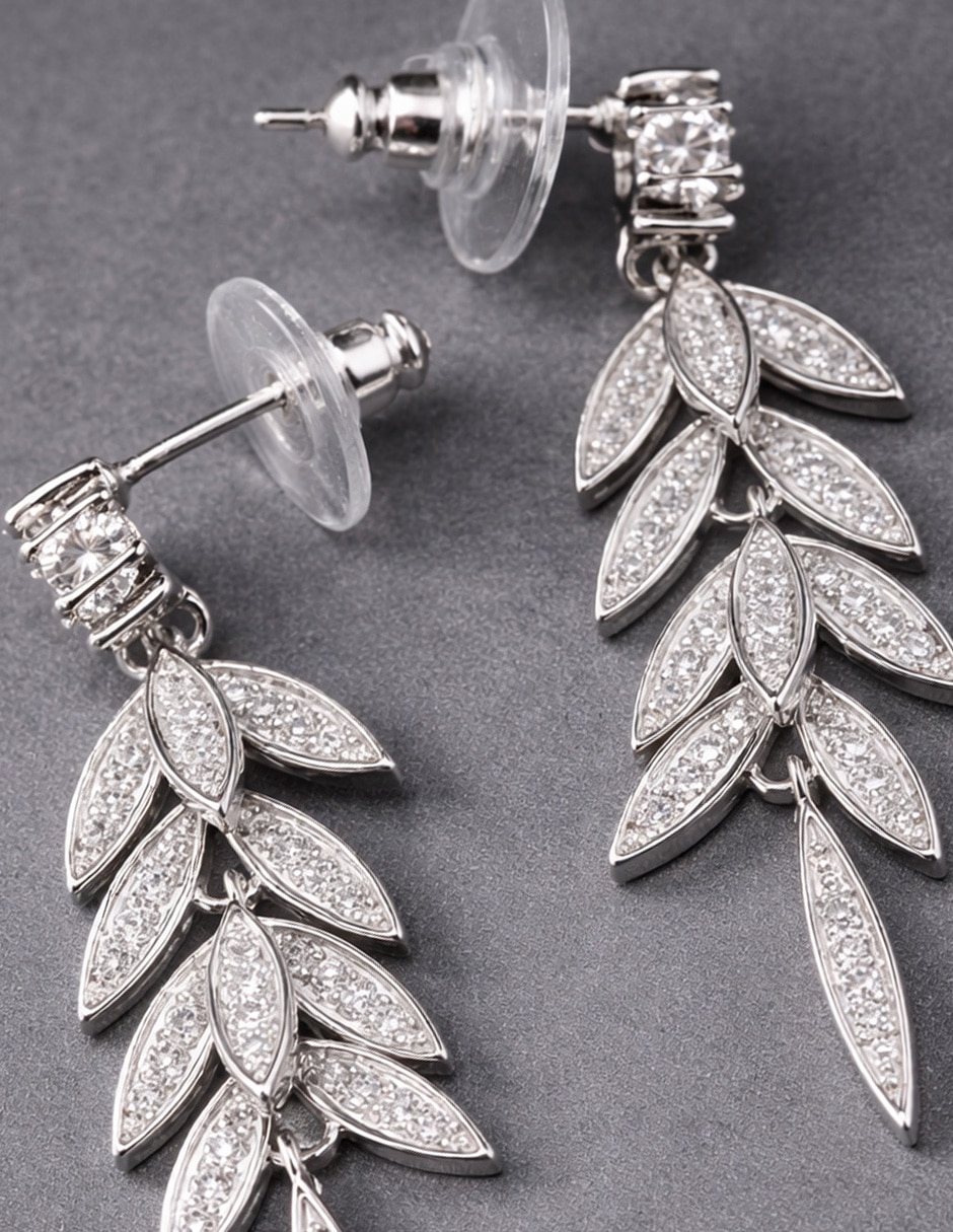 Aretes largos de hoja Yoiko zirconia