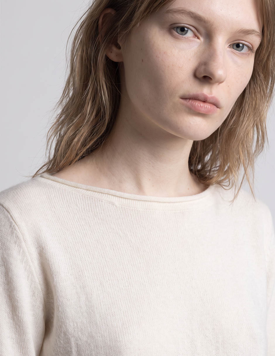 Suéter cuello ojal para mujer 3