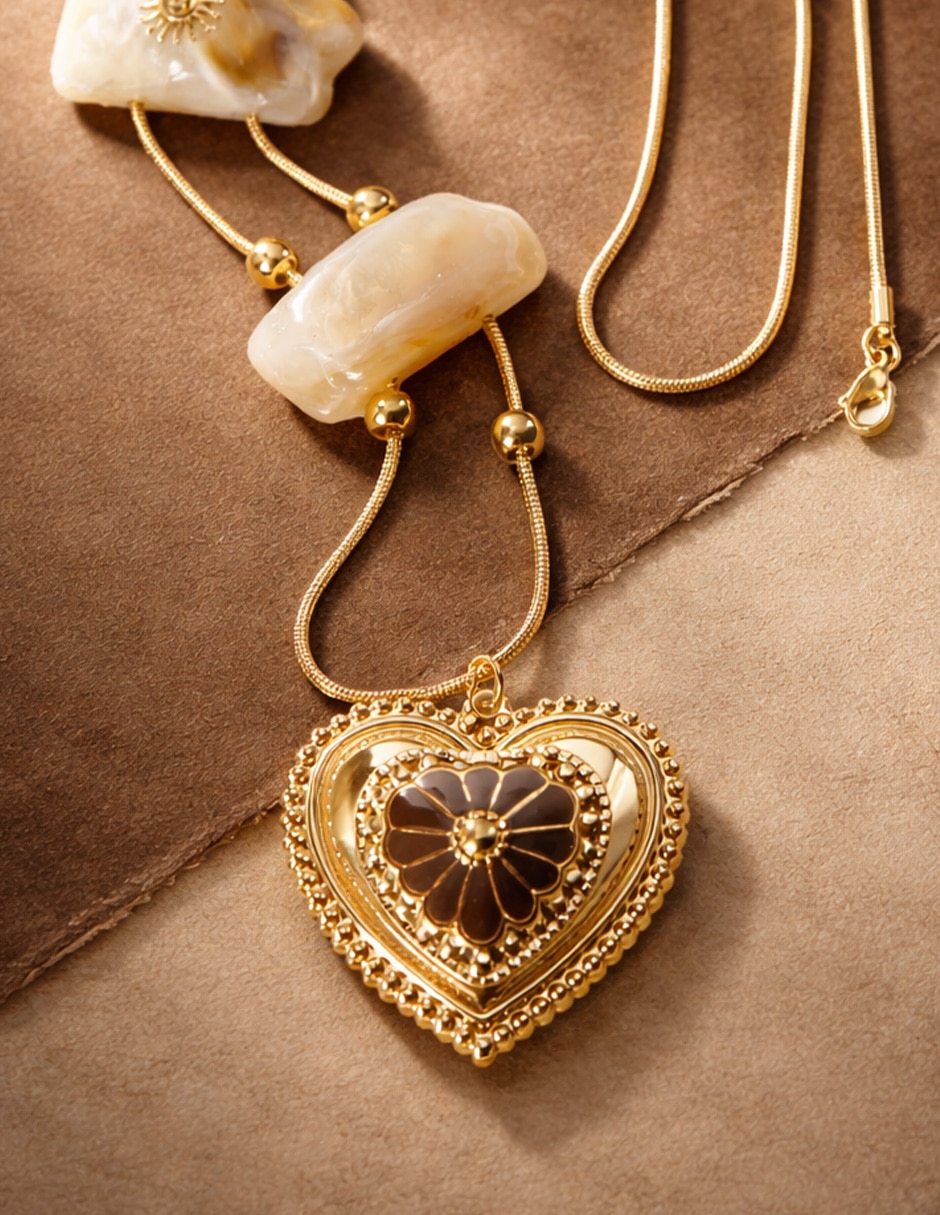 Collar de corazón Yoiko Aura con acabado baño de oro 18 K