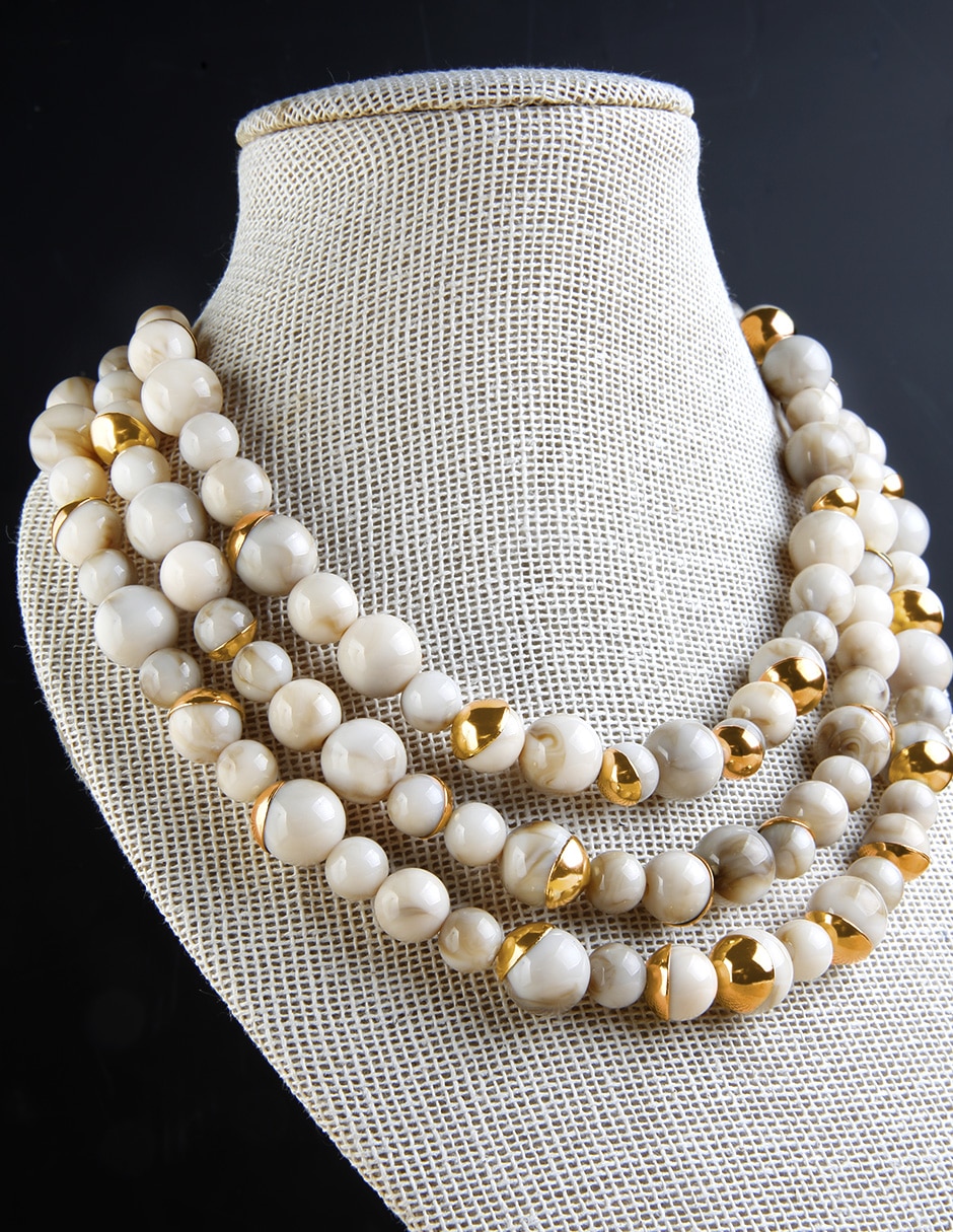 Collar Yoiko Coralia con acabado baño de oro 18 K