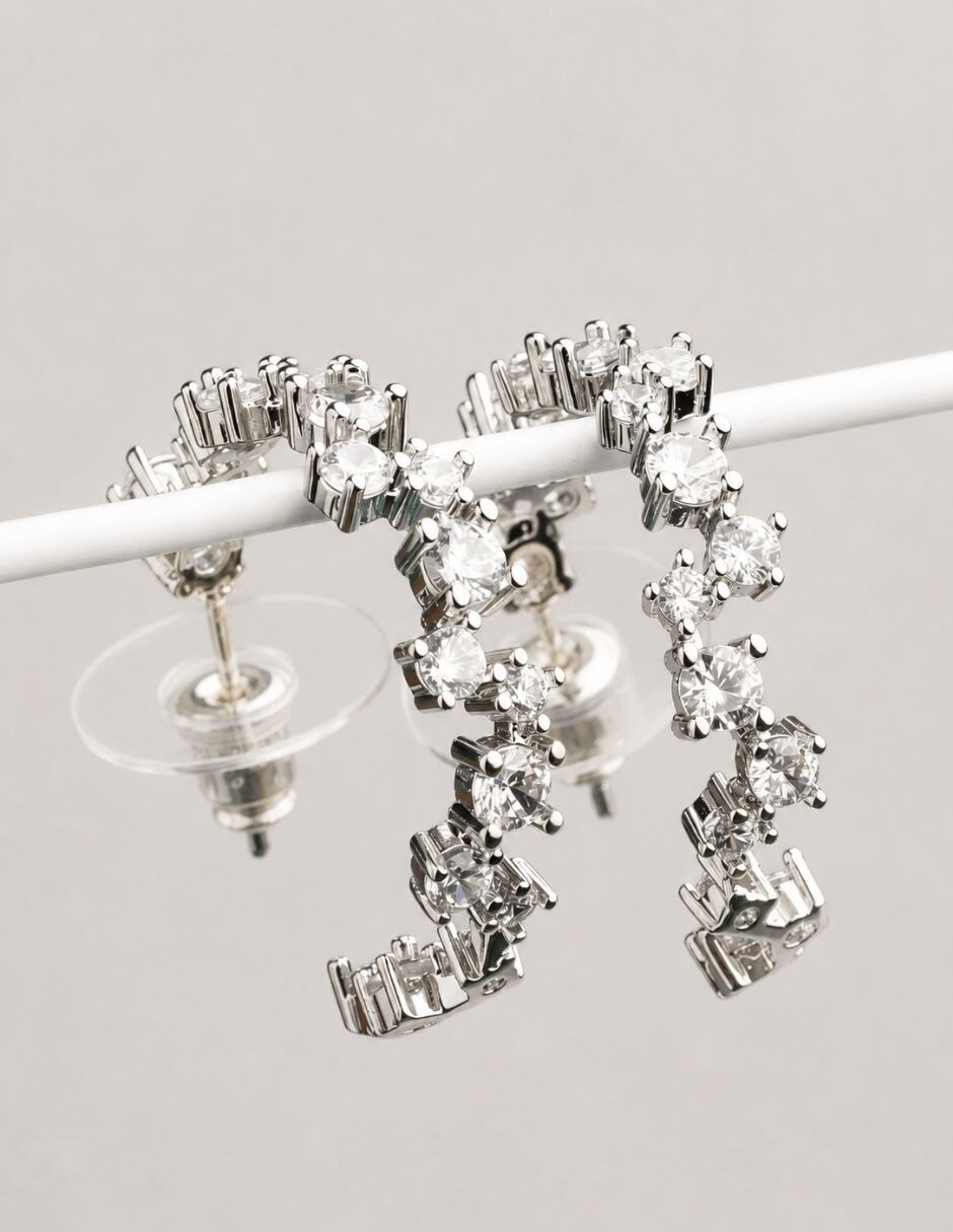 Aretes de aro Yoiko Destello con acabado baño de rodio zirrconia