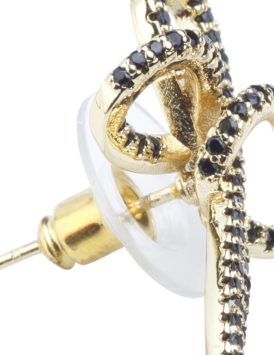 Aretes largos de nudo yoiko noir golden con acabado baño de oro zirconia