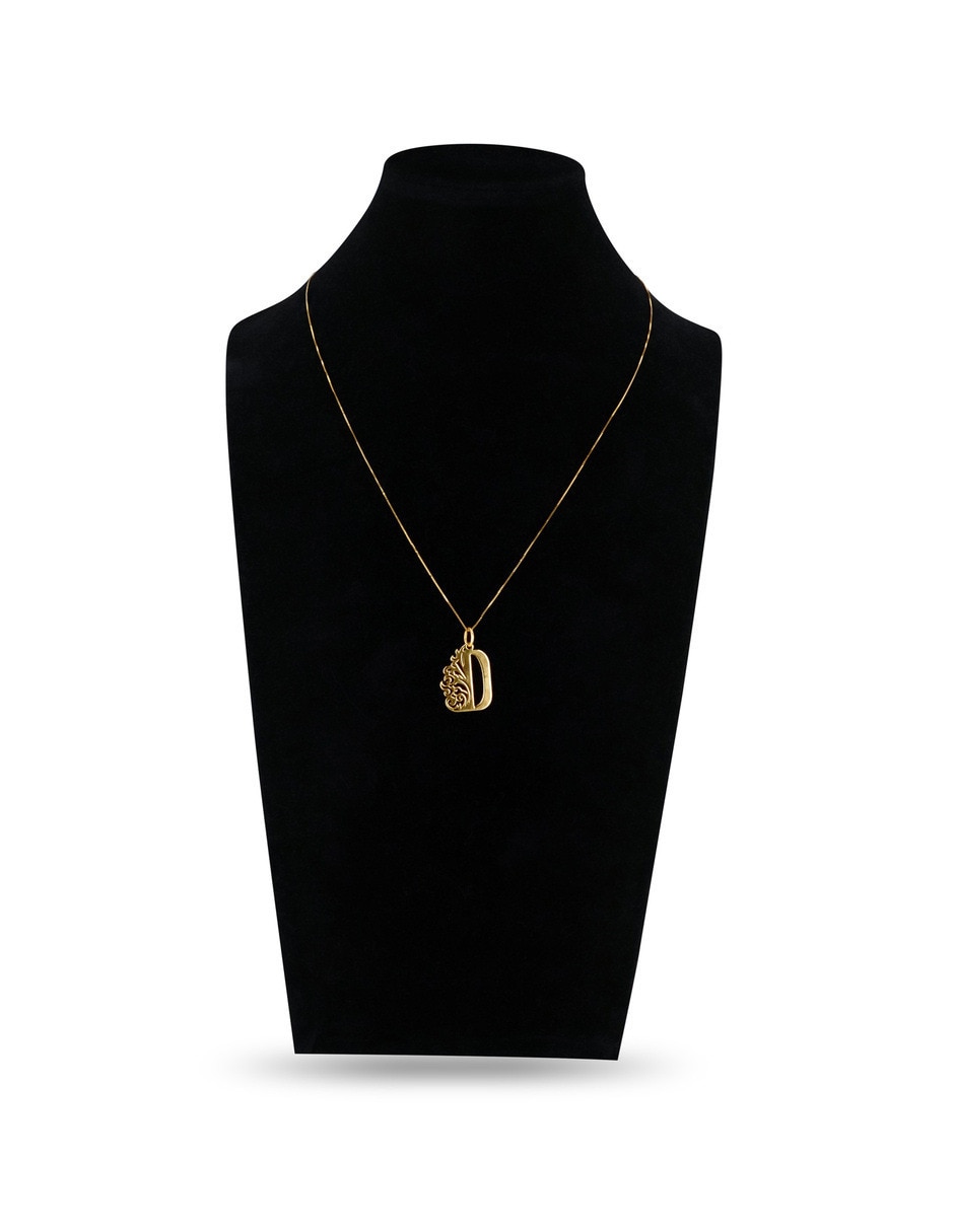 Collar con dije de letra D Joyerias Bizzarro de oro amarillo 14 k
