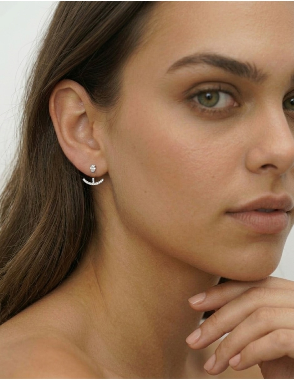 Aretes cortos de media luna aretiza de plata p 925 con acabado pavé zirconia cúbica