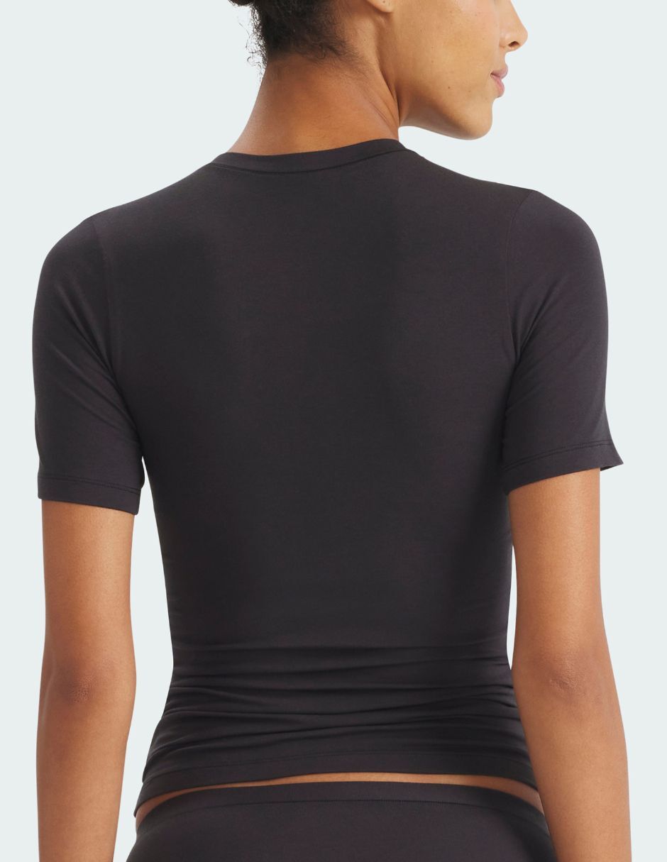 Set playera manga corta cuello redondo para mujer 4