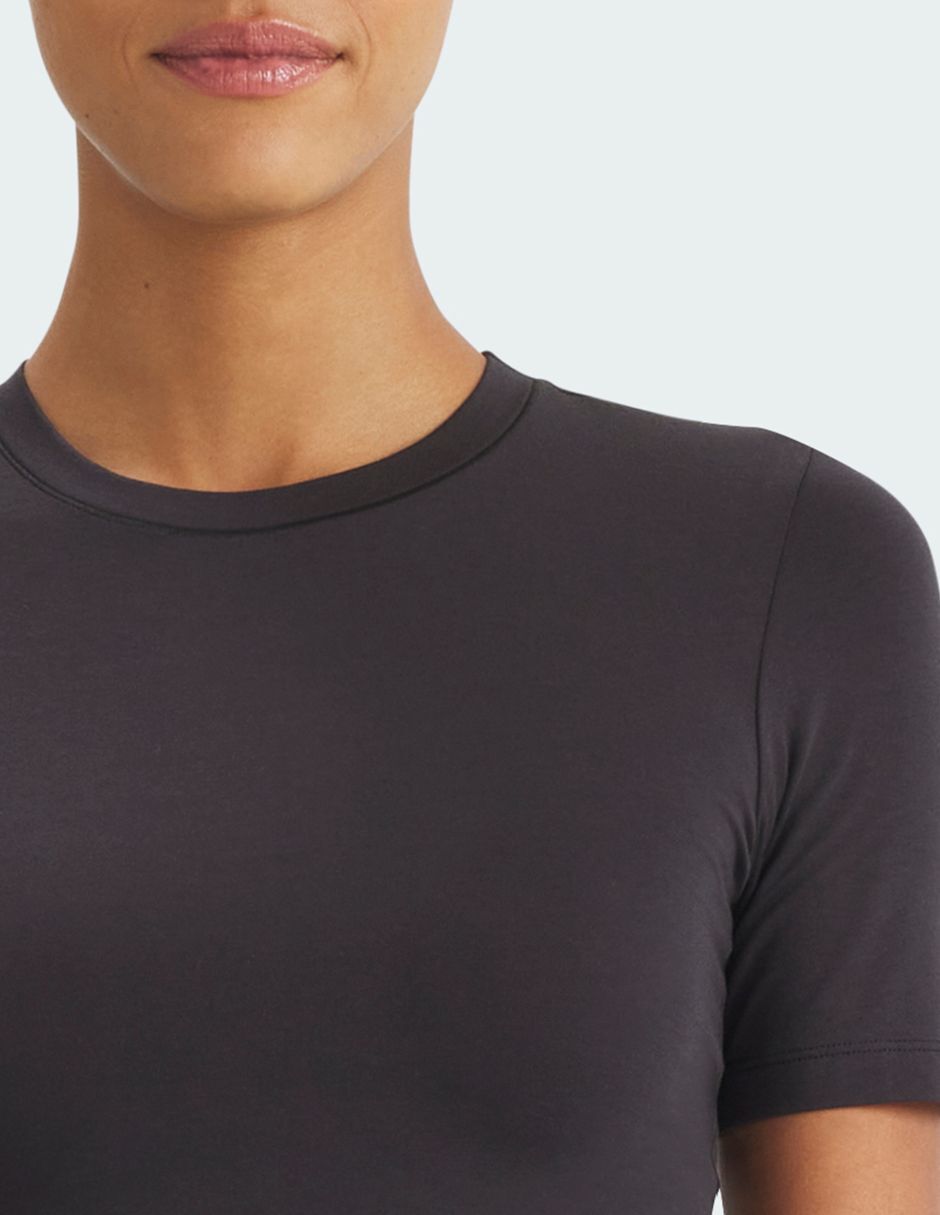Set playera manga corta cuello redondo para mujer 6
