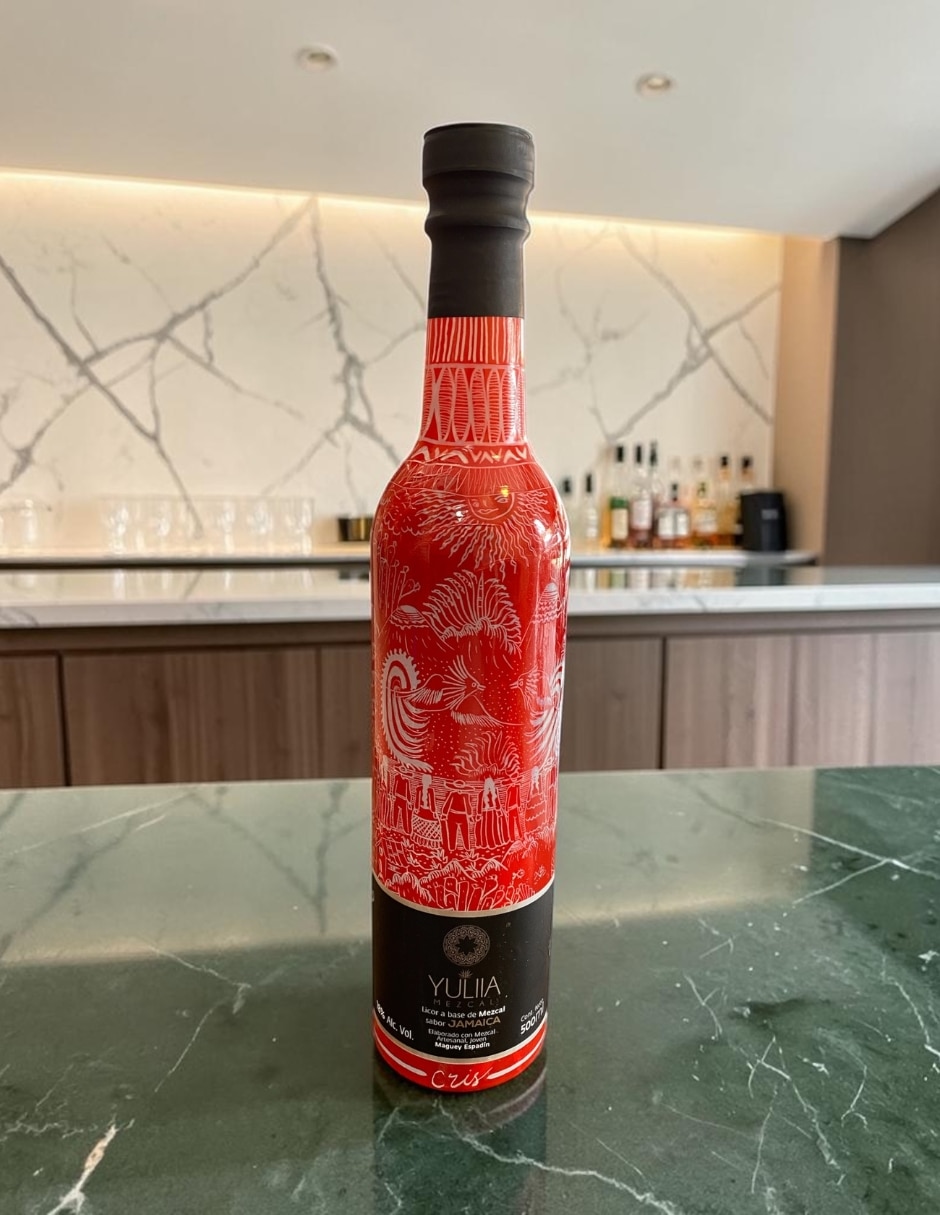 Licor de Mezcal Yuliia sabor jamaica Yuliia 500 ML