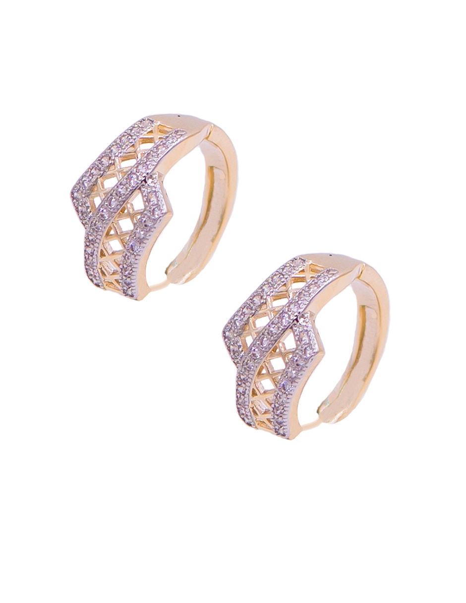 Aretes corto redonda de acero inoxidable con acabado chapa de oro zirconia 5