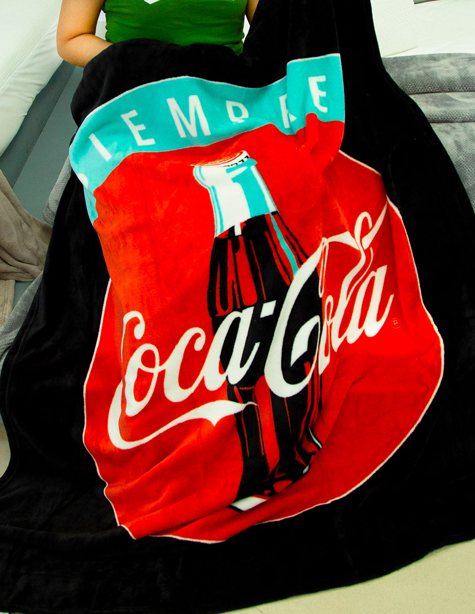 Cobertor coca-cola providencia frazada siempre black estampado logo