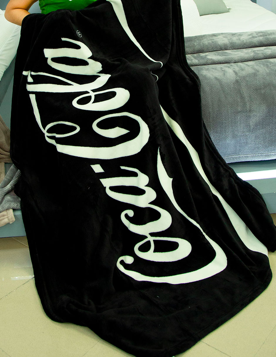 Cobertor coca-cola providencia frazada black estampado logo