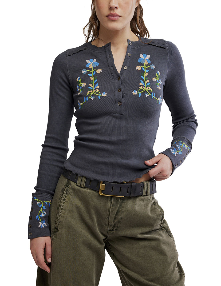 Playera manga larga cuello con botón para mujer