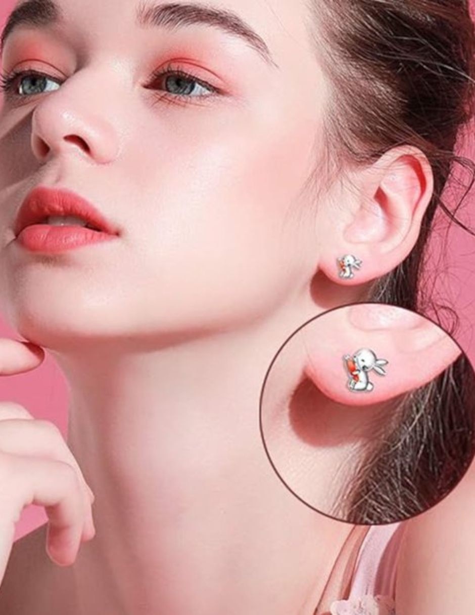 Aretes corto conejo tuluxe de acero inoxidable con acabado