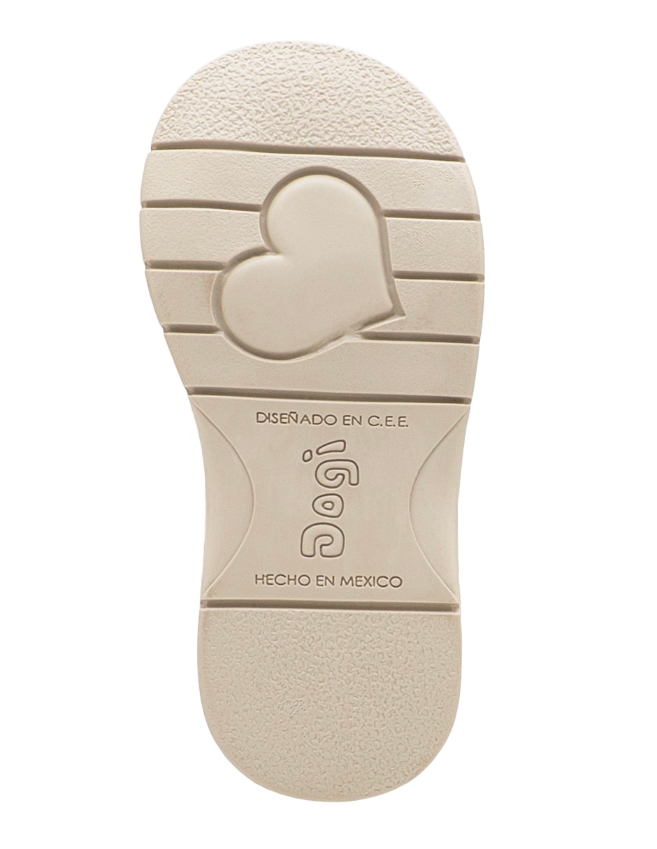 Zapato primeros pasos de charol para niña 11
