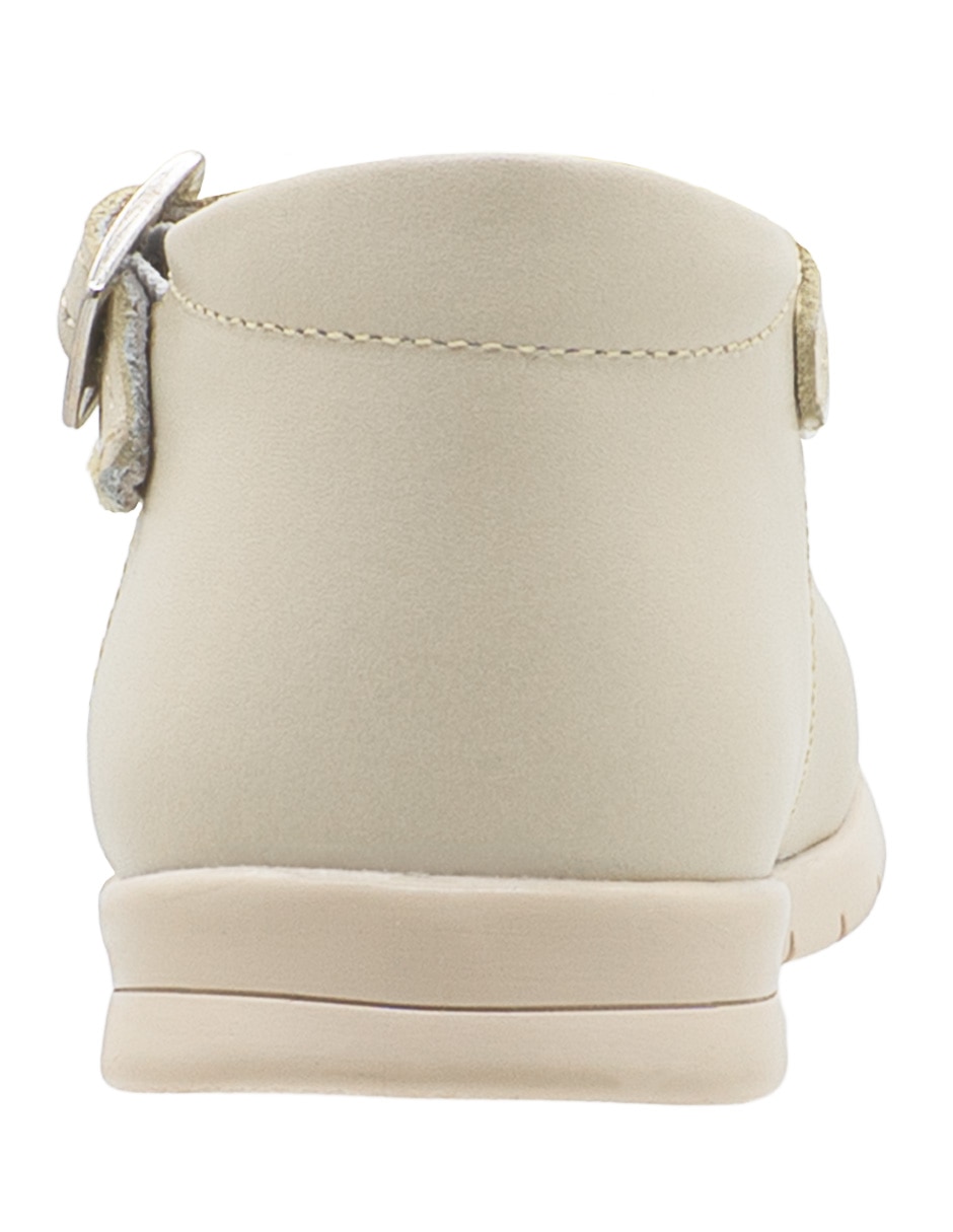 Zapato primeros pasos de charol para niña 8