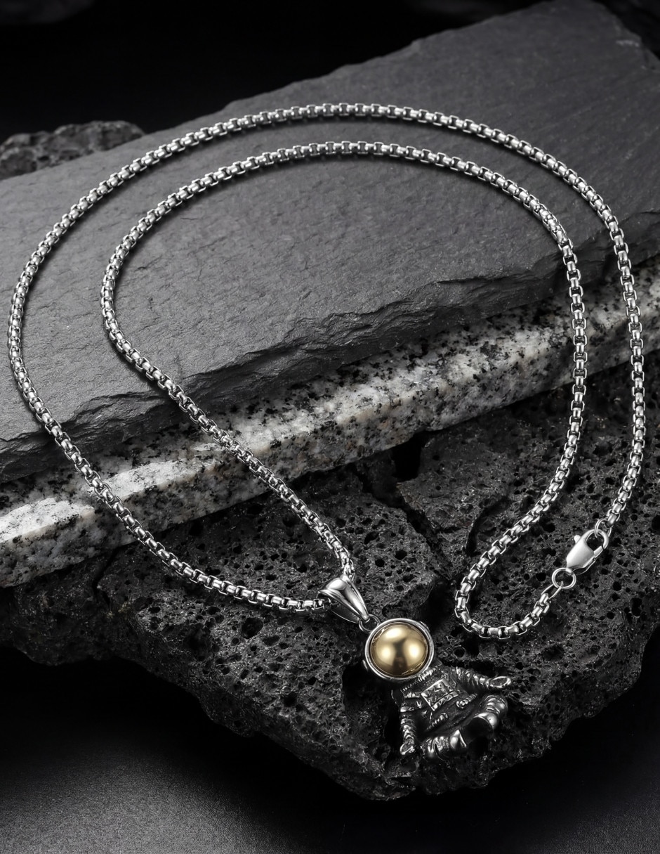 Collar con dije de astronauta Chulada