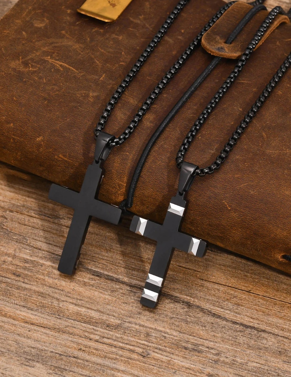 Collar con dije de cruz 4