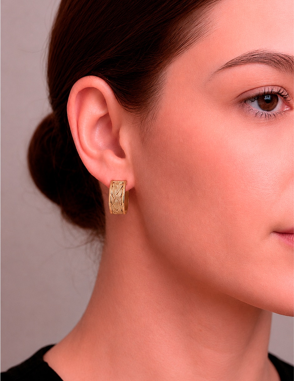 Aretes cortos con acabado chapa de oro zirconia 5
