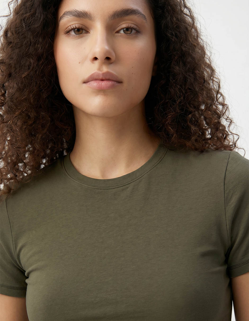 Playera manga corta cuello redondo para mujer