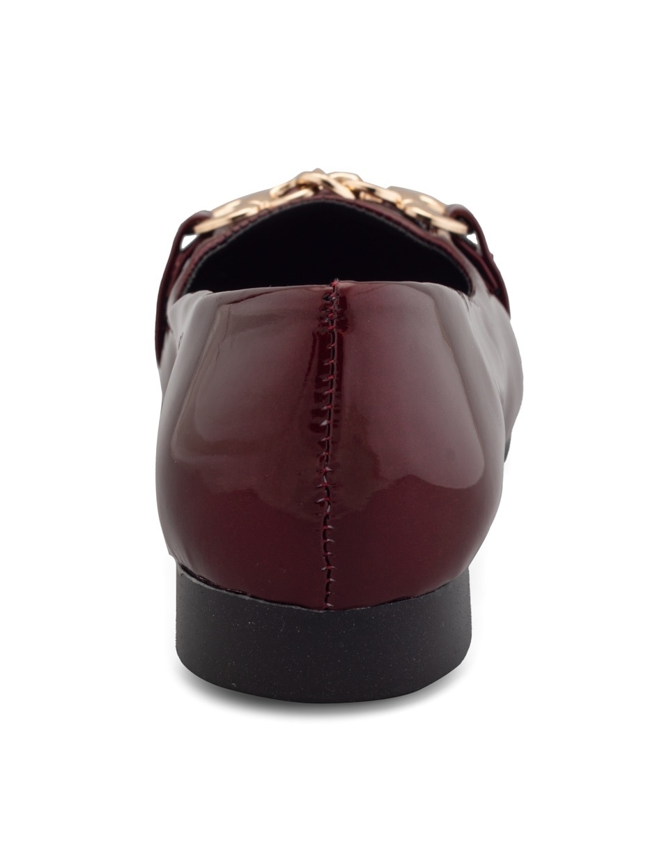 Zapato de charol para mujer