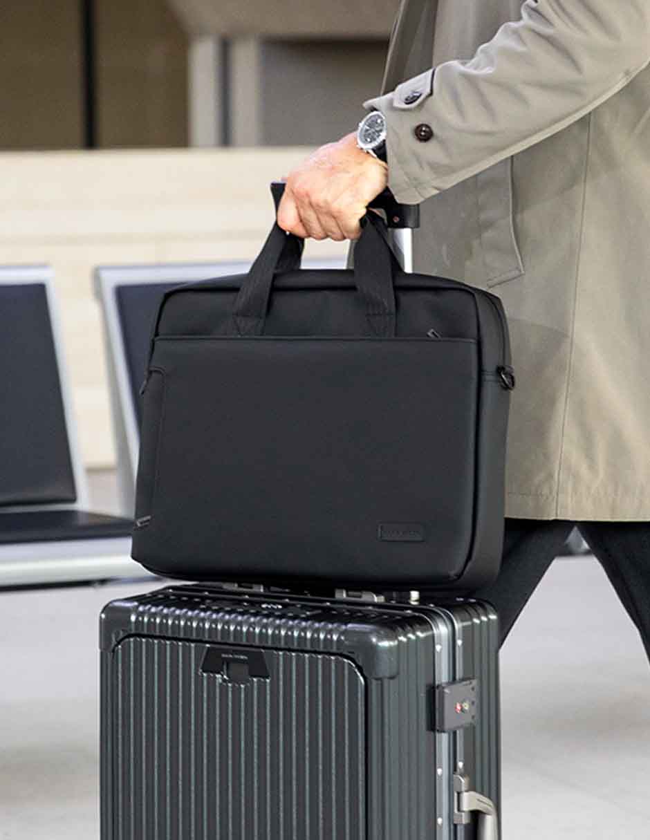 Maletín de poliuretano con compartimiento para laptop 15.6 pulgadas y celular 11