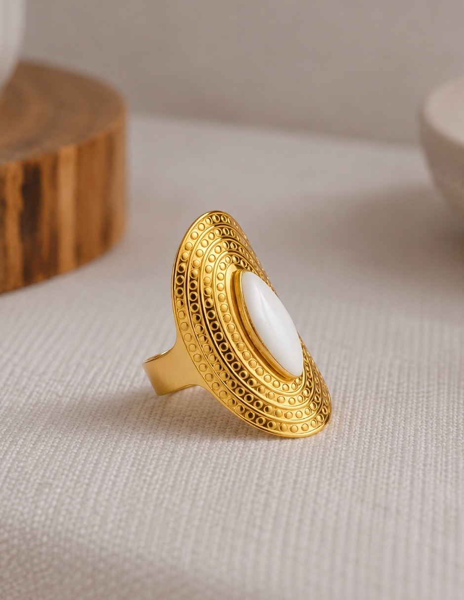 Anillo Imperial nácar baño de oro 5