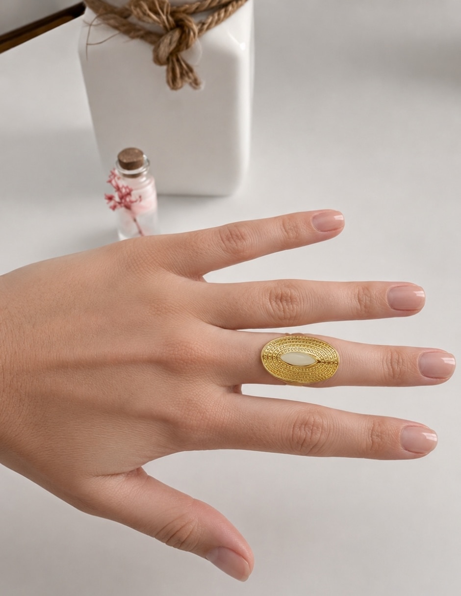 Anillo Imperial nácar baño de oro 7