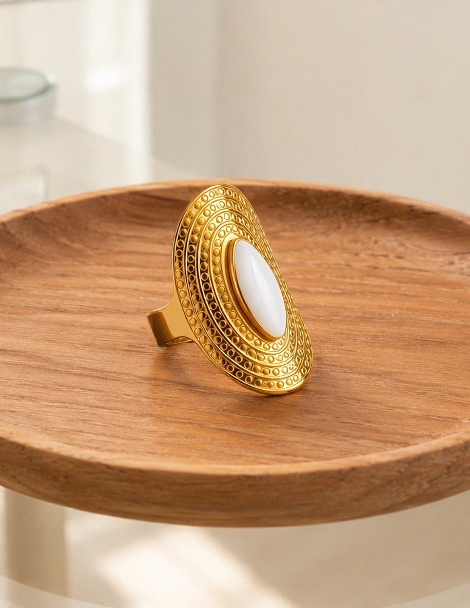 Anillo Imperial nácar baño de oro 8