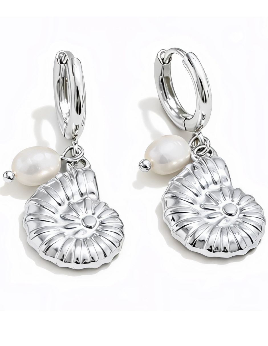 Aretes de caracol Yoiko Marina con acabado baño de rodio imitación perla