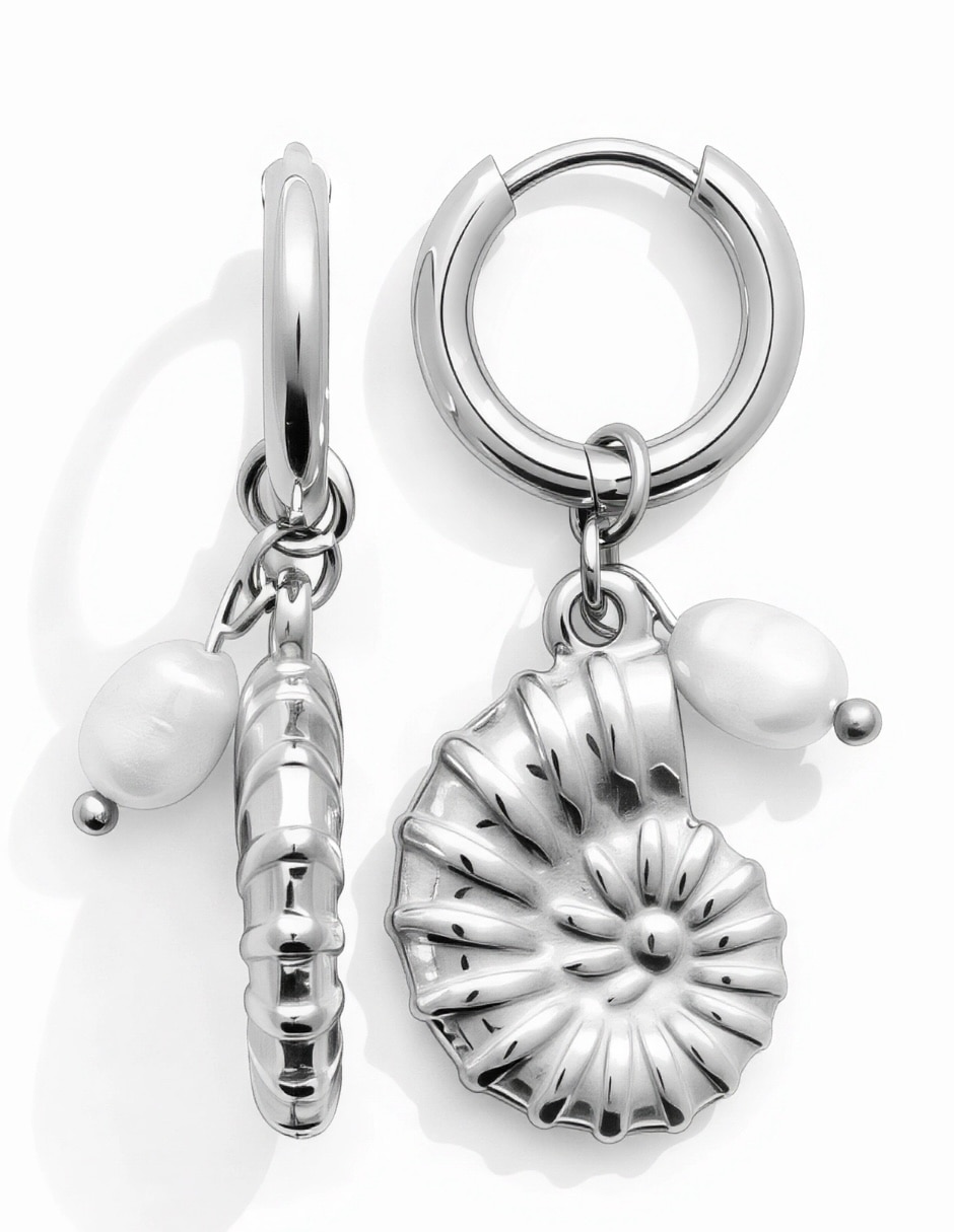 Aretes de caracol Yoiko Marina con acabado baño de rodio imitación perla