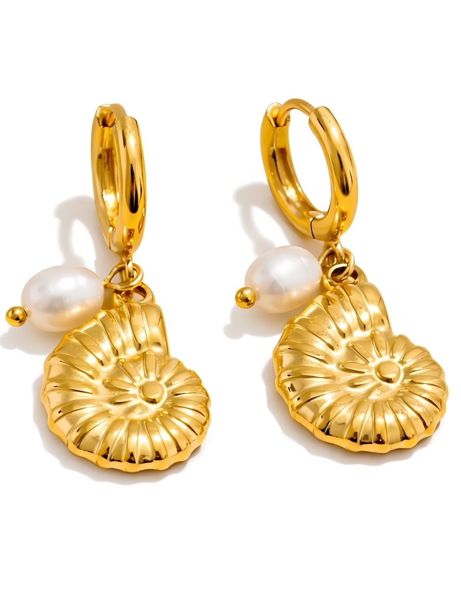 Aretes de caracol Yoiko Marina con acabado baño de oro imitación perla