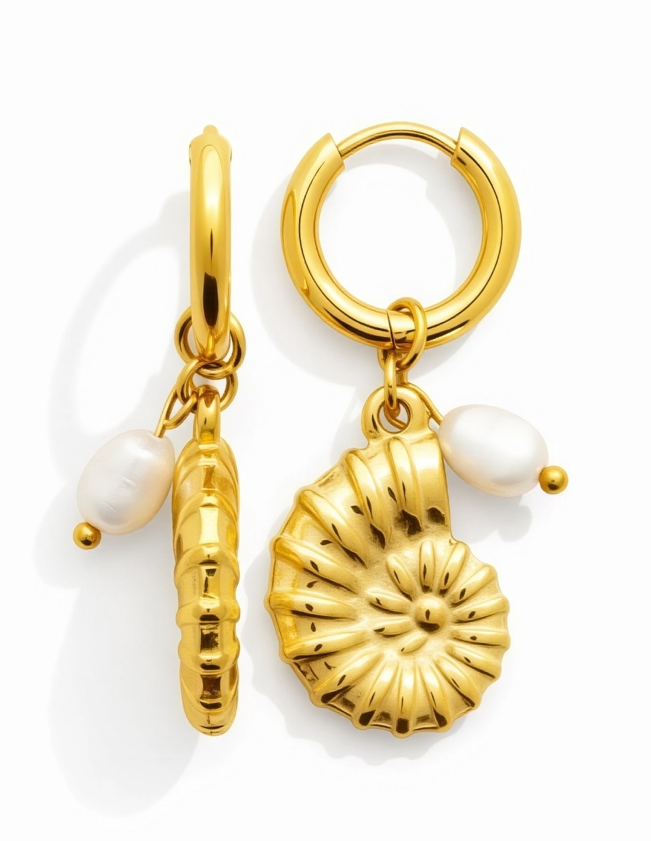 Aretes de caracol Yoiko Marina con acabado baño de oro imitación perla