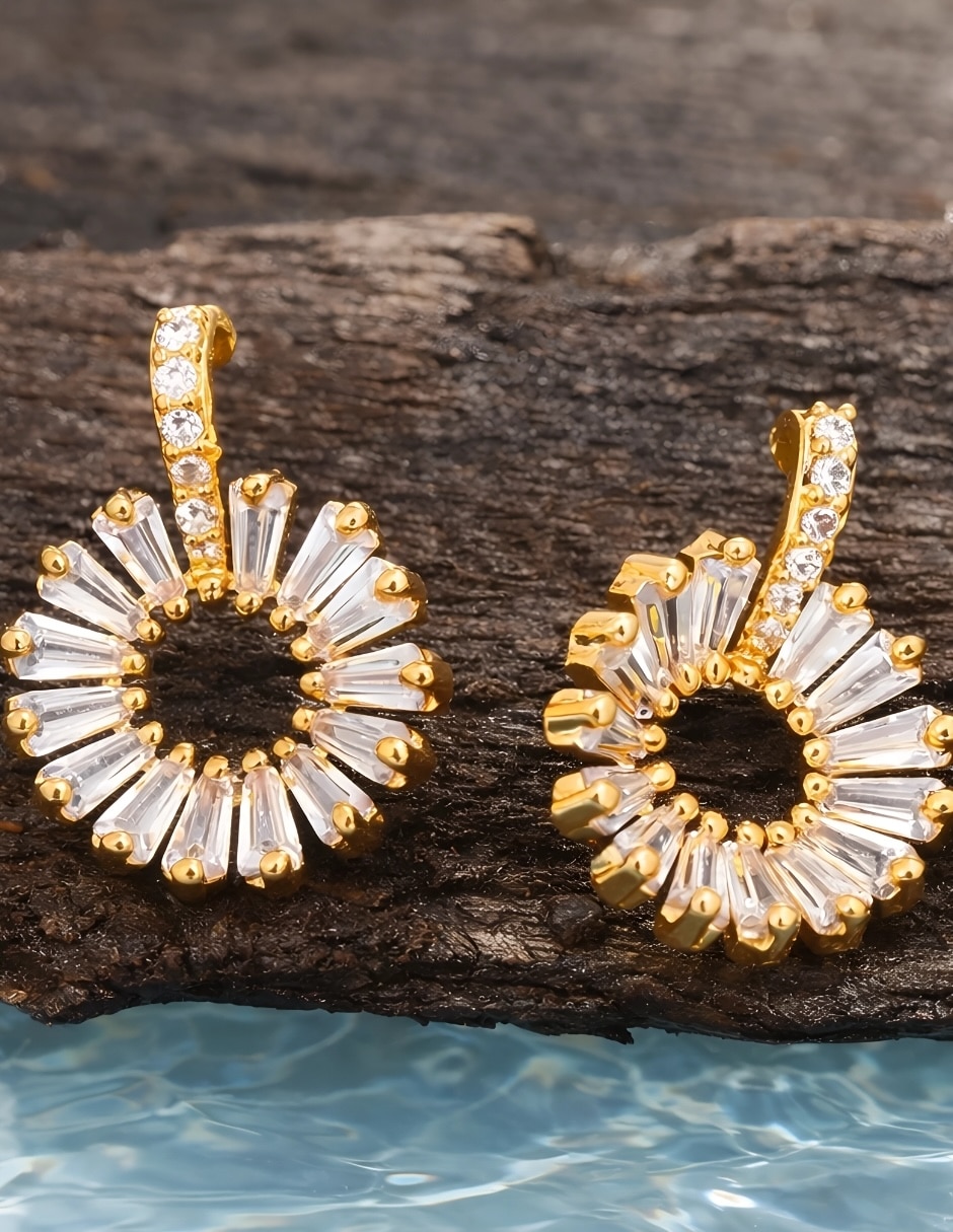 Aretes Stella Golden con acabado baño de oro zirconia 5