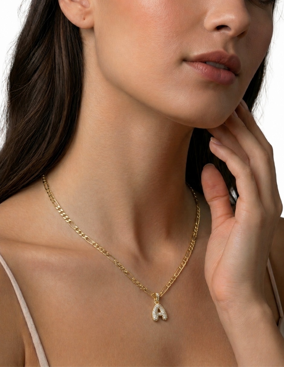 Collar con dije de letras Moon de oro laminado 10 K