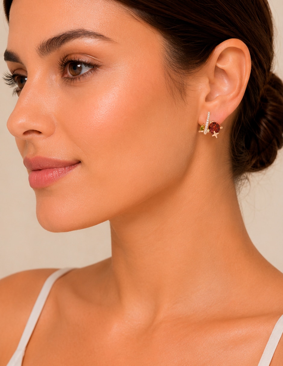 Aretes cortos con acabado chapa de oro zirconia 2