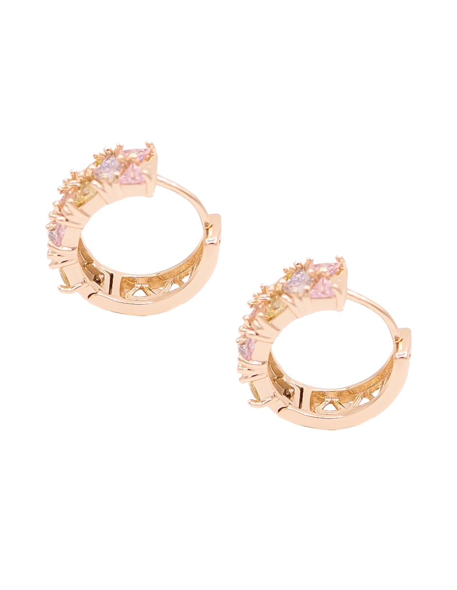 Aretes cortos de acero inoxidable con acabado chapa de oro zirconia 2