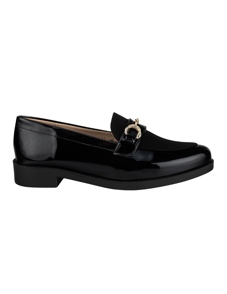Zapato de charol para mujer