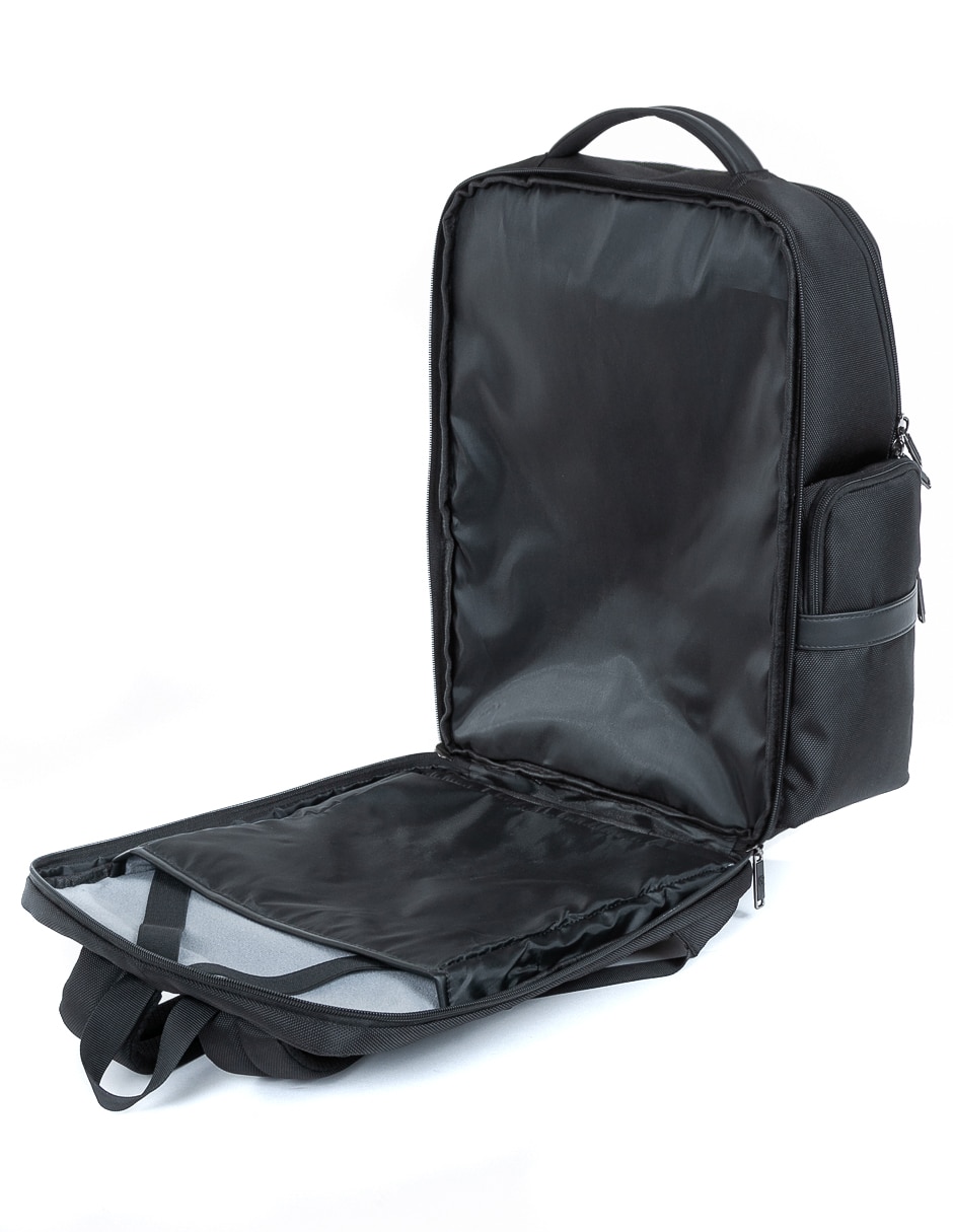 Mochila con portalaptop Travel Republic impermeable unisex