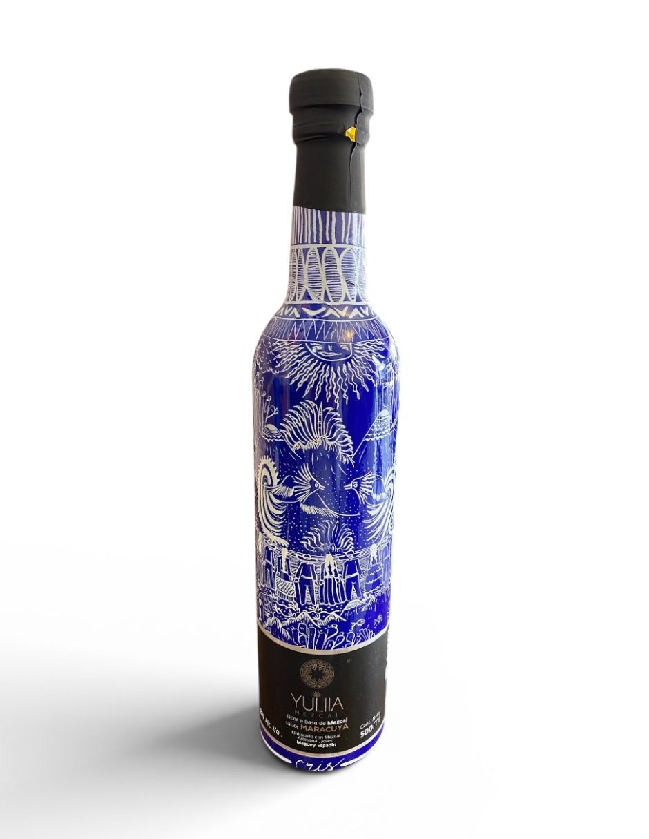 Licor de mezcal Yuliia sabor maracuyá 500 ml