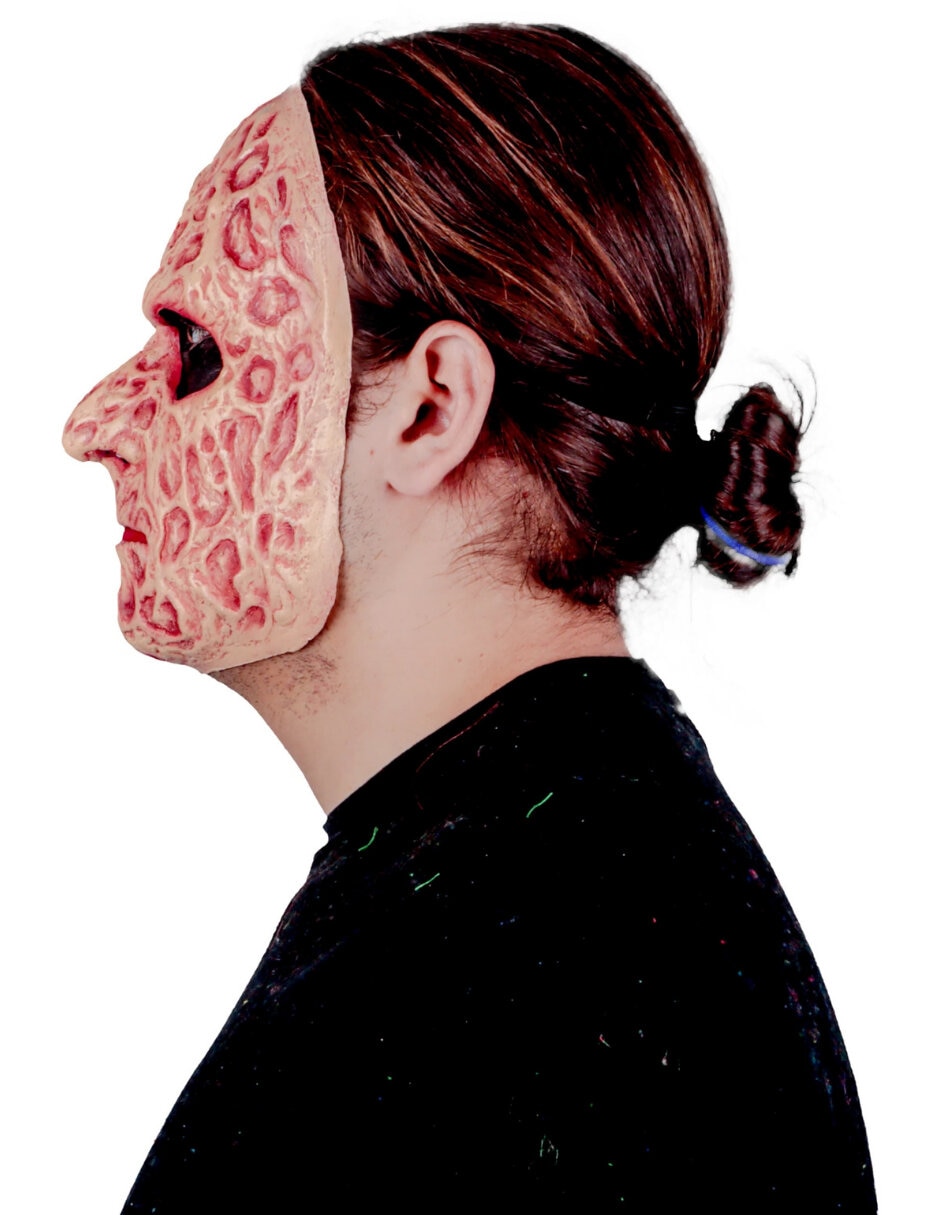 Maquillaje para disfraz de quemado aplicacion FX Ghoulish Productions