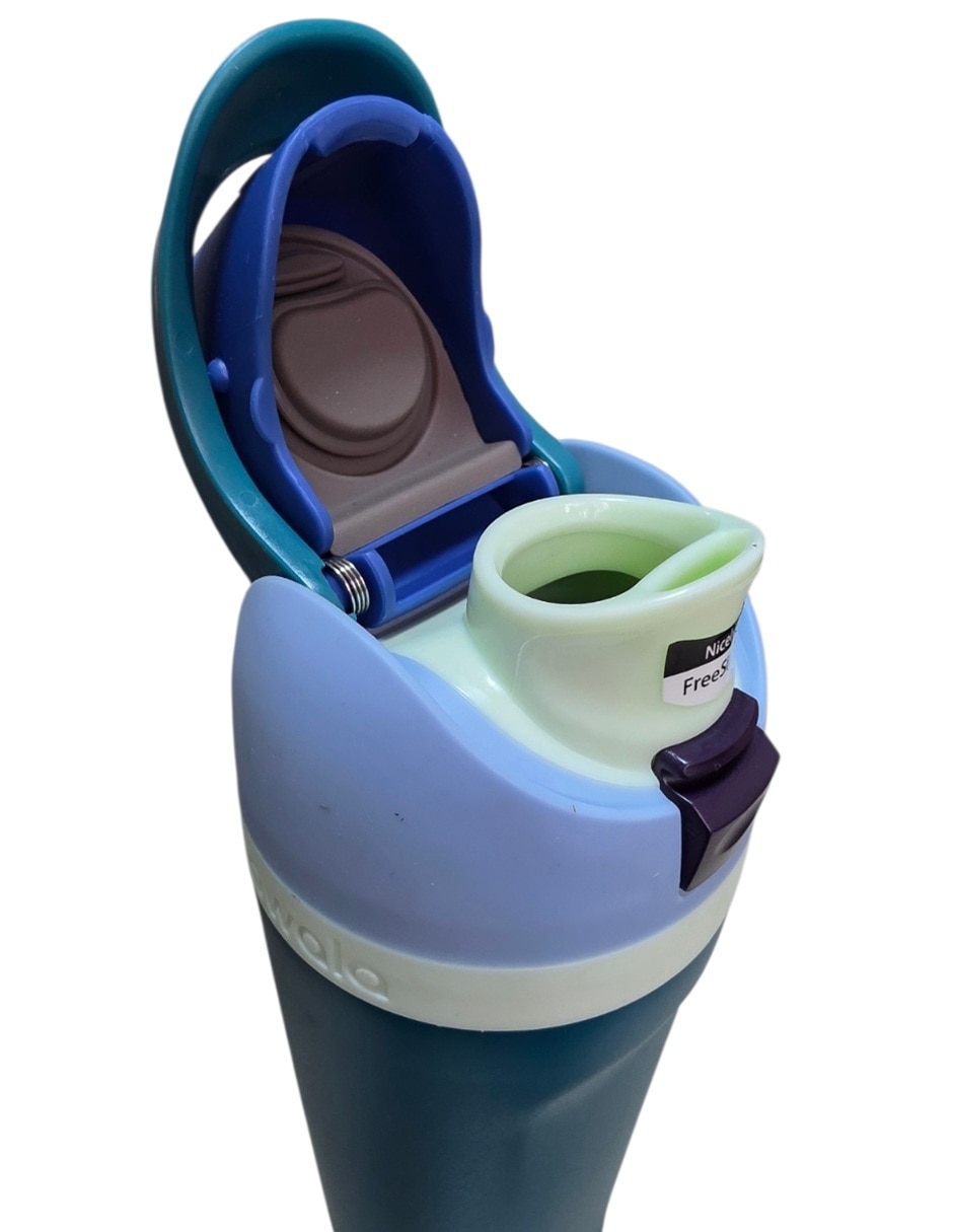 Termo Owala de acero inoxidable Freesip 24 con tapa rosca 710 ml