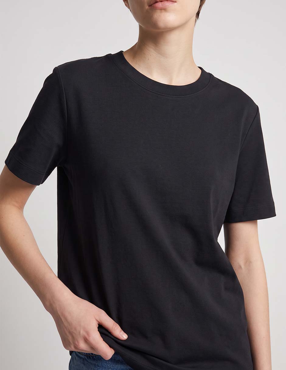 Playera manga corta cuello redondo para mujer 5