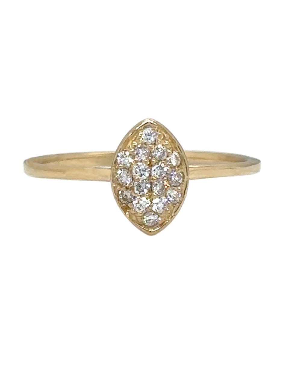 Anillo ovalado 14 K de oro amarillo diamante brillante