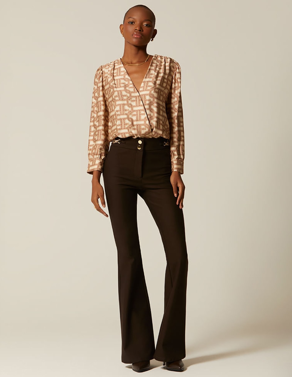 Pantalón regular studio f acampanado para mujer