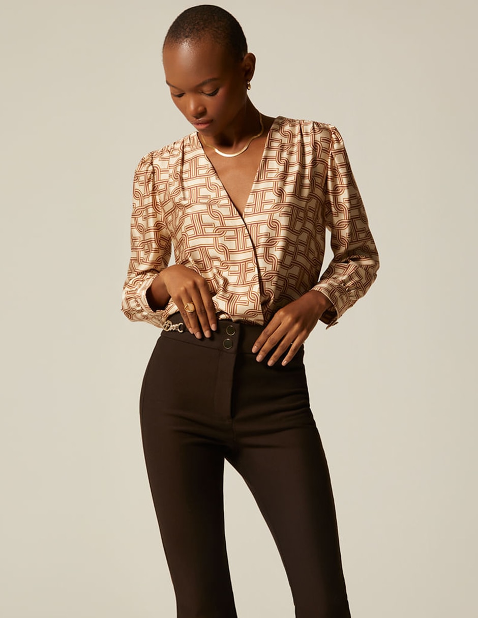Pantalón regular studio f acampanado para mujer