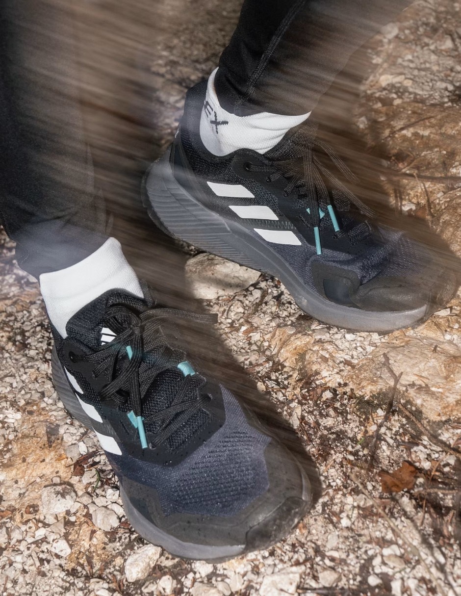 Tenis de piel Adidas terrex soulstride de mujer para montañismo y senderismo