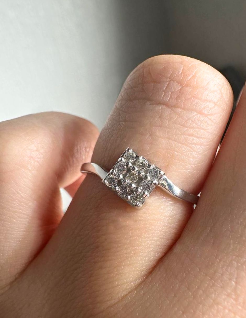 Anillo con gema cuadrada IDC 14 k de oro blanco diamante brillante