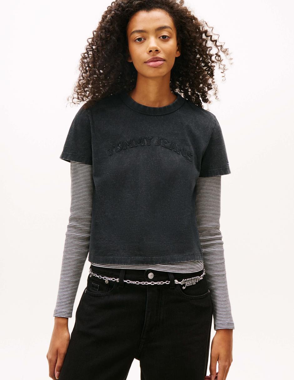 Playera manga corta Tommy Jeans cuello redondo para mujer