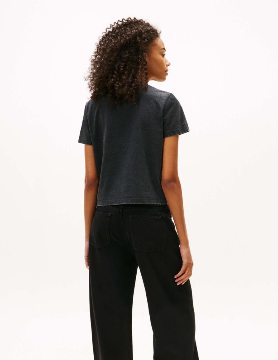 Playera manga corta Tommy Jeans cuello redondo para mujer