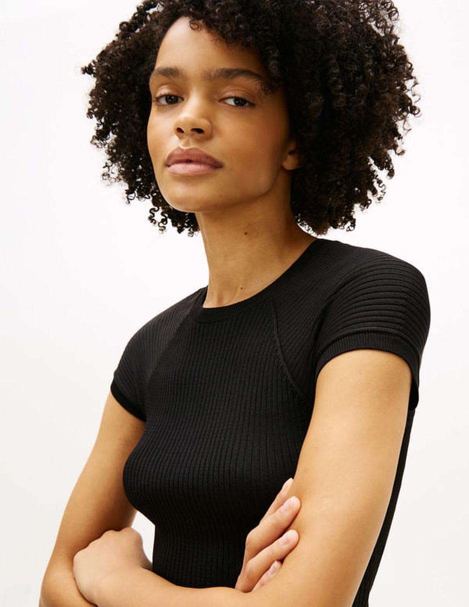 Playera manga corta cuello redondo para mujer 4