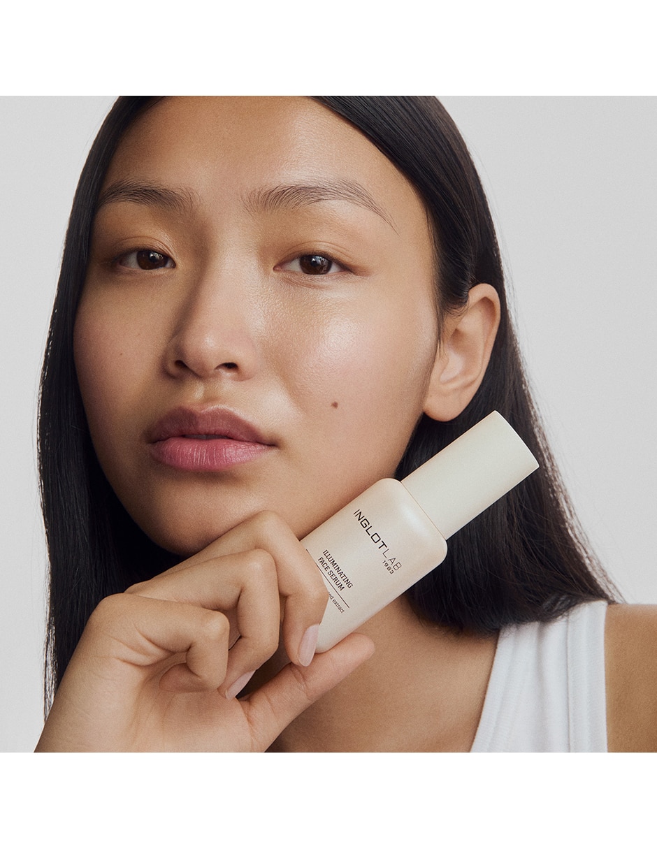 Sérum facial Illuminating Face Serum Inglot para todo tipo piel